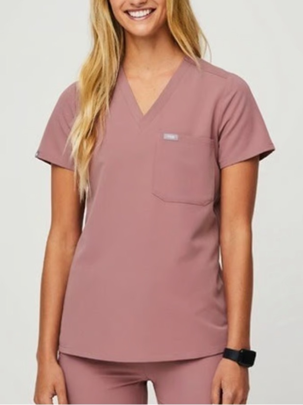 Figs Catarina V-Neck One-Pocket Top - Mineral Mauve